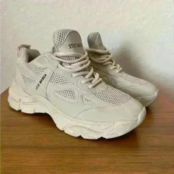 STEVE MADDEN CLYDIE SNEAKERS BEIGE SIZE 7.5 - Picture 4 of 12